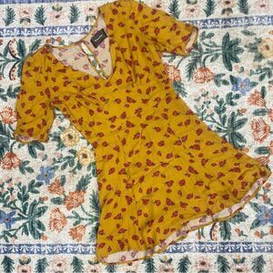 Reformation Marylou v-neck mini tea dress in Amelia red rose floral print size 8